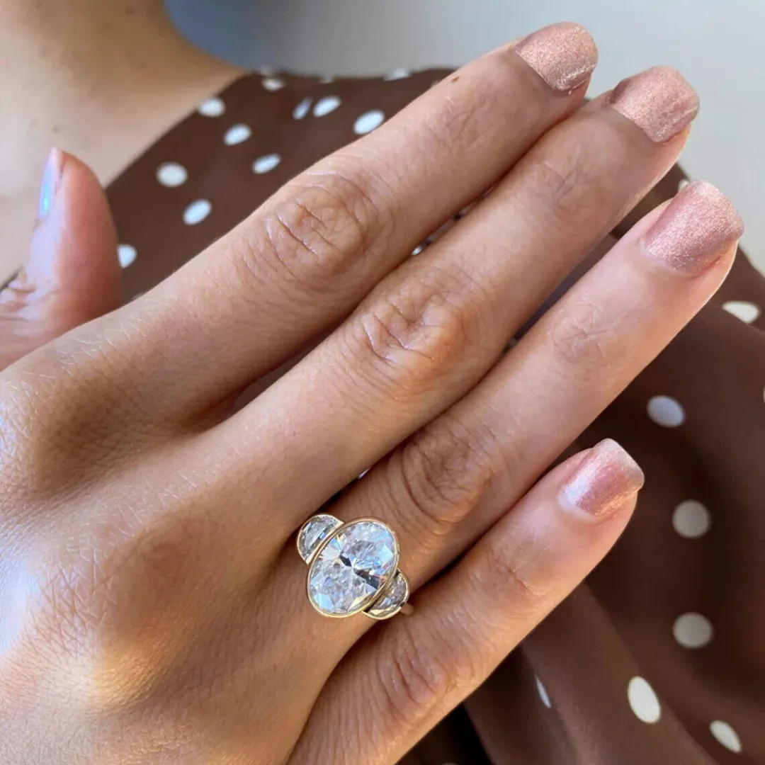 /public/photos/live/Oval Moissanite 3 Stone Half Moon Engagement Ring 696 (2).webp